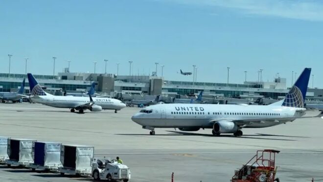 United Airlines flights in US briefly delayed and grounded by... Passenger Request For Refund.... United loses their customers to