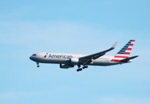 Bernstein downgrades American Airlines amid commercial recovery challenges