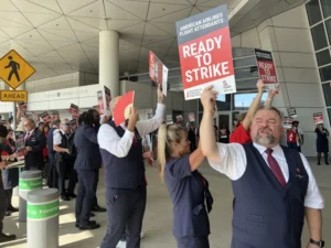 American Airlines and flight attendants reach tentative contract after years of negotiations