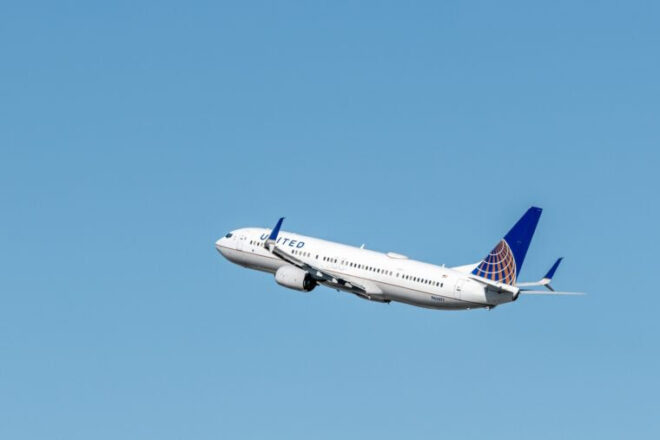 United Airlines pilot diverts Boeing 737 as flames burst from engine: video