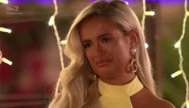 "Molly-Mae Breaks Down in Tears After Revealing Heartbreaking Statement About Split with Tommy Fury"