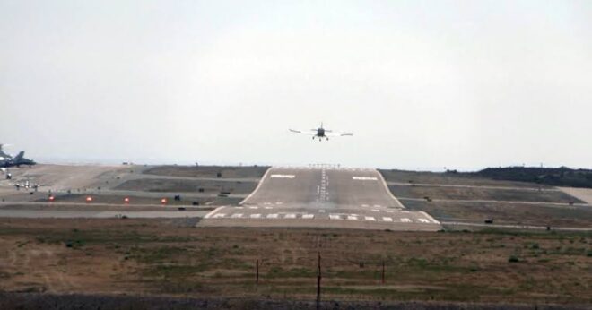 American Airlines will soon offer daily flights from McClellan-Palomar Airport to Phoenix