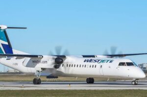 WestJet Dreamliner launches first revenue flight
