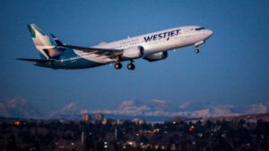 6 WestJet passengers injured after flight diverted to Winnipeg due to threat